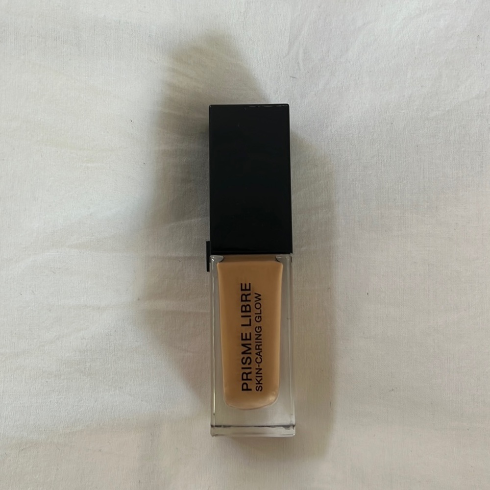 Givenchy Prisms Libre Foundation